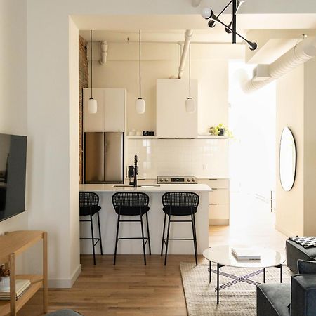 Maison Place Jacques-Cartier By Luxury In Transit Монреаль Экстерьер фото