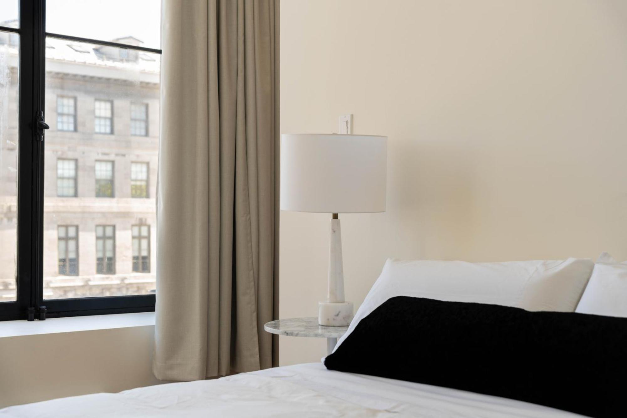 Maison Place Jacques-Cartier By Luxury In Transit Монреаль Экстерьер фото